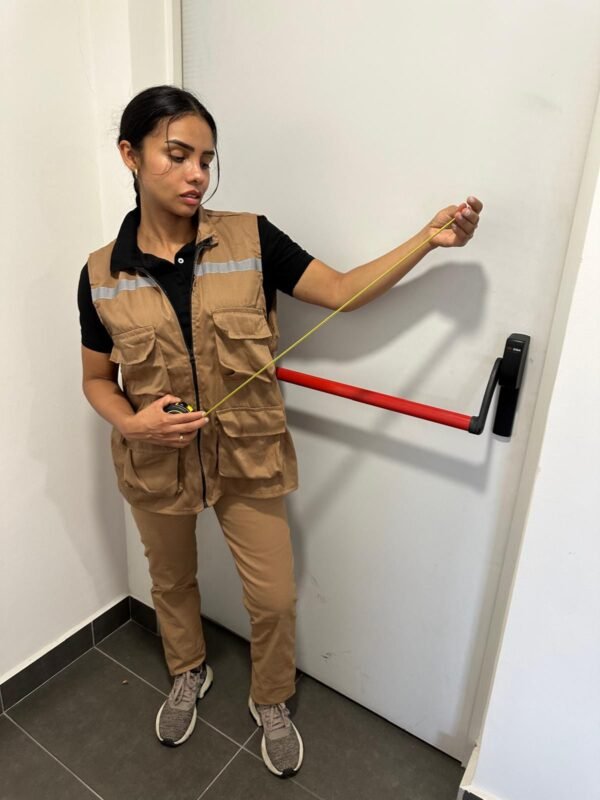 Chaleco dril con cinta reflectiva 